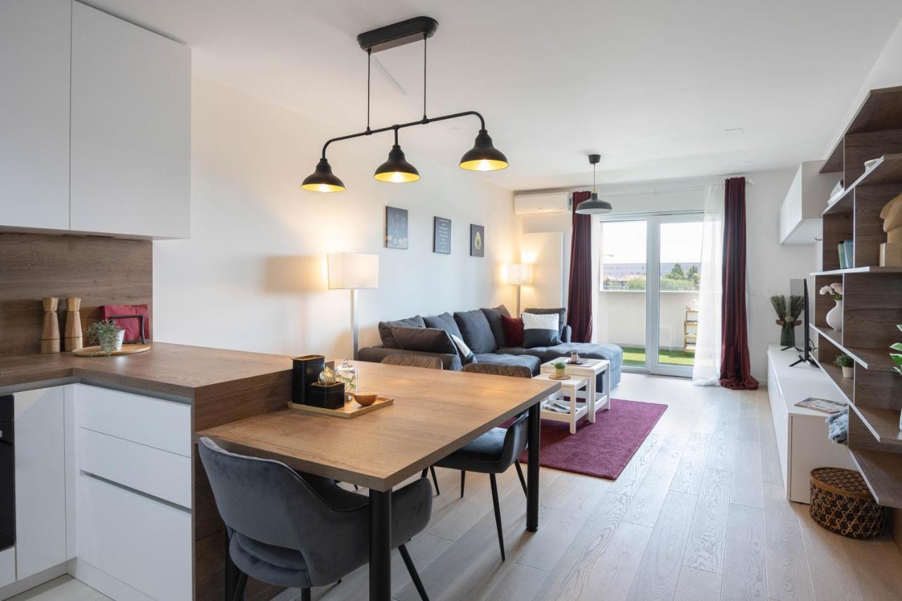 Stylish 2Bdr Apartment- Free Garage زغرب المظهر الخارجي الصورة